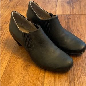 Ecco Comfortable Heeled Bootie Clogs